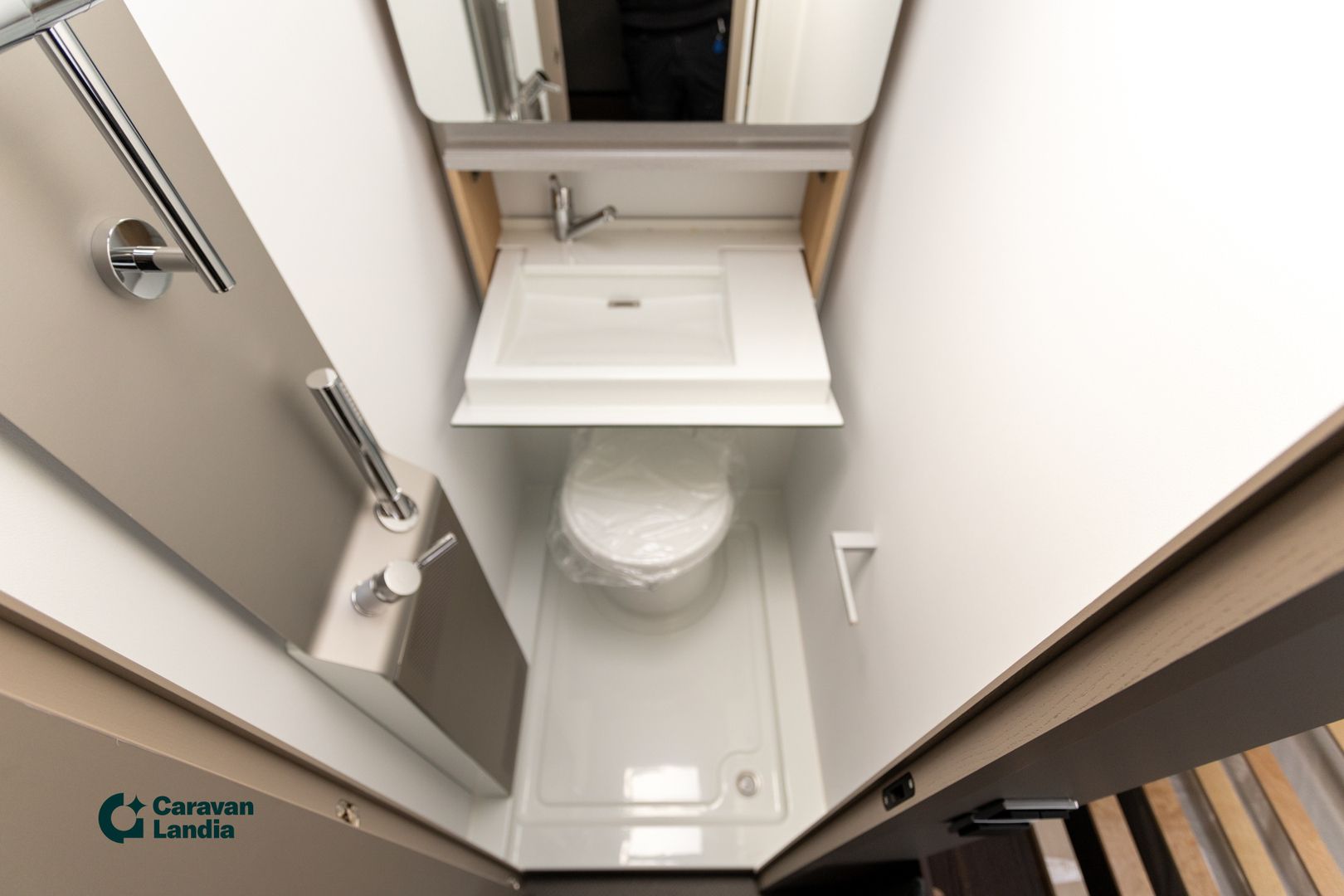 Adria Alpina 663 UK ** LASKIMME HINTAA 4000€, HETI TOIMITUKSEEN, PLUSPAKETTI, ALDE, KERROSVUOTEET **, kuva 16