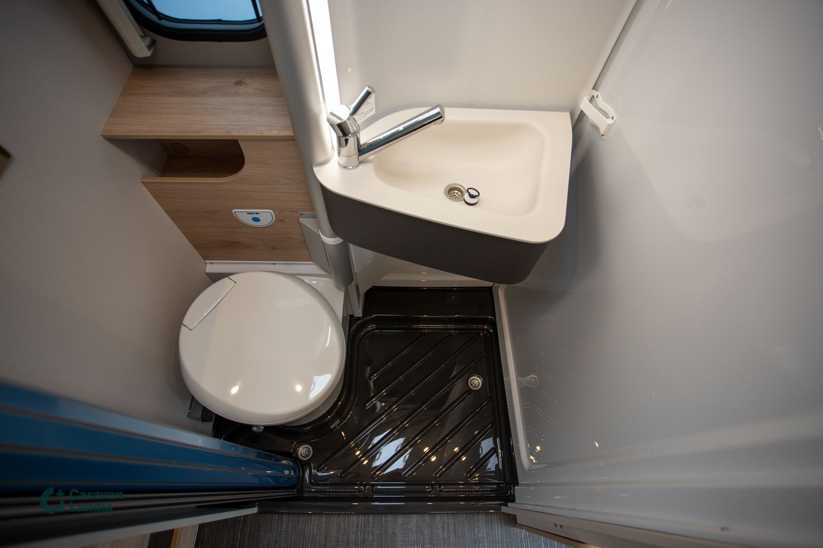 Dethleffs Globetrail 600 DS 2.2 Mjet 140 hv **LASKIMME HINTAA 5000€,HETI TOIMITUKSEEN, AUTOMAATTI, TRUMA-SHÄKÖPATRUUNA**, kuva 12