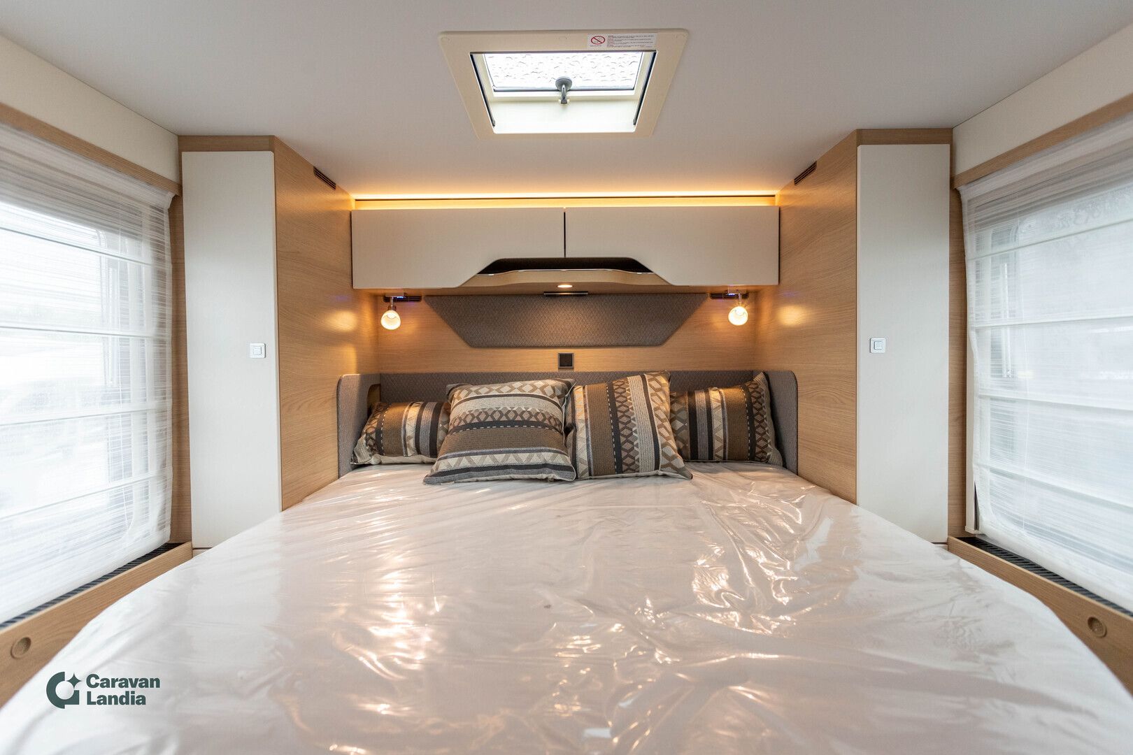 Hymer B-ModernComfort T 690 417 CDI 170hv **ALENSIMME HINTAA 10.000, HETI TOIMITUKSEEN, SAAREKEVUODE, LASKUVUODE, HUIPPUVARUSTEET**, kuva 13