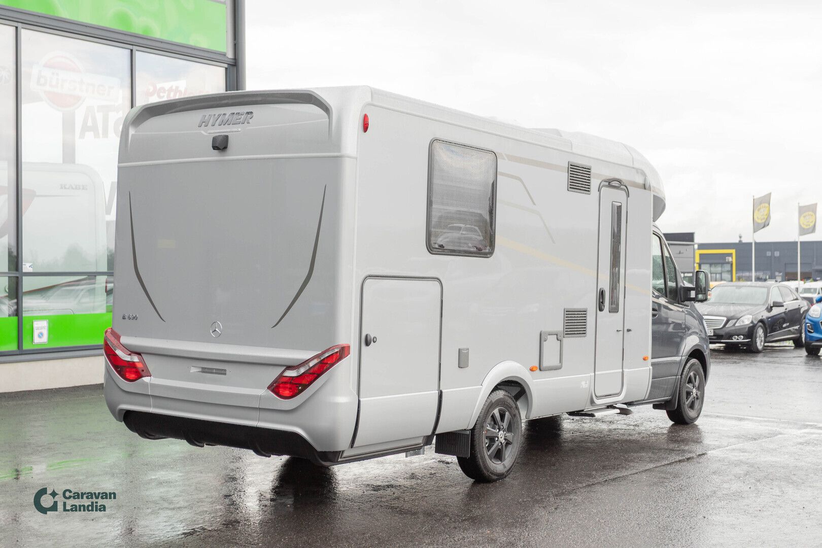 Hymer B-ModernComfort T 690 417 CDI 170hv **ALENSIMME HINTAA 10.000, HETI TOIMITUKSEEN, SAAREKEVUODE, LASKUVUODE, HUIPPUVARUSTEET**, kuva 2