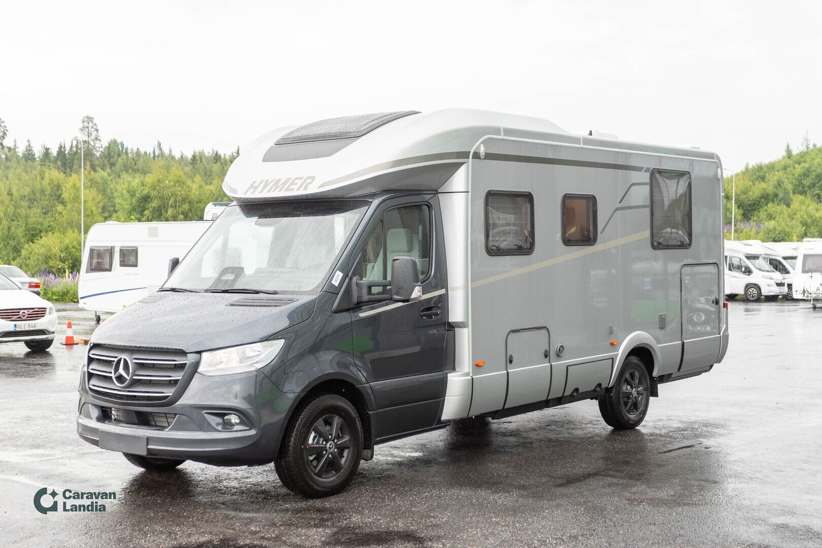 Hymer B-ModernComfort T 690 417 CDI 170hv **ALENSIMME HINTAA 10.000, HETI TOIMITUKSEEN, SAAREKEVUODE, LASKUVUODE, HUIPPUVARUSTEET**, kuva 4
