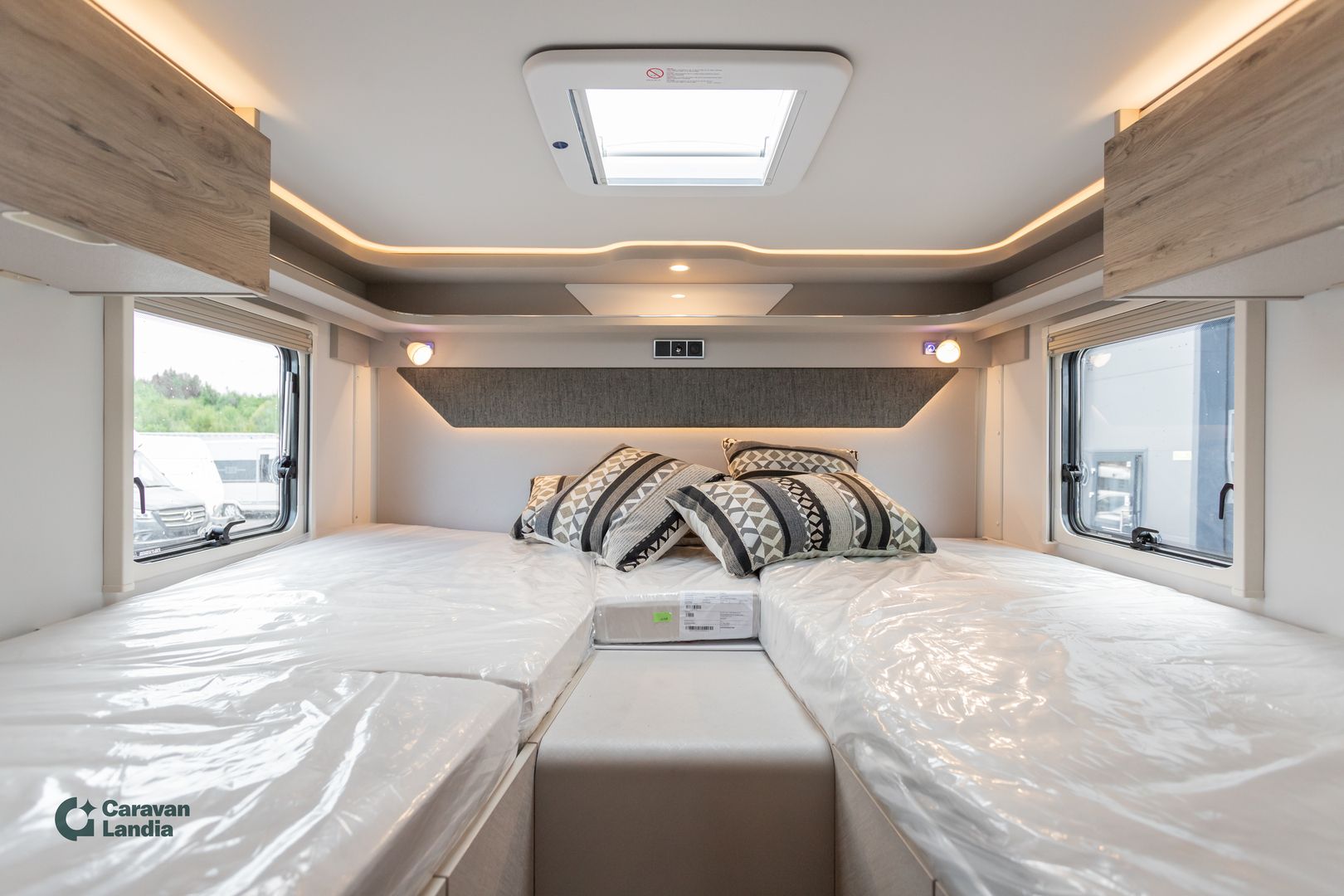 Hymer Tramp S 585 417 CDI 170hv ** ALENSIMME HINTAA 10.000€, HETI TOIMITUKSEEN,TRUMA-DIESEL, HUBBET, ERILLISVUOTEET **, kuva 14