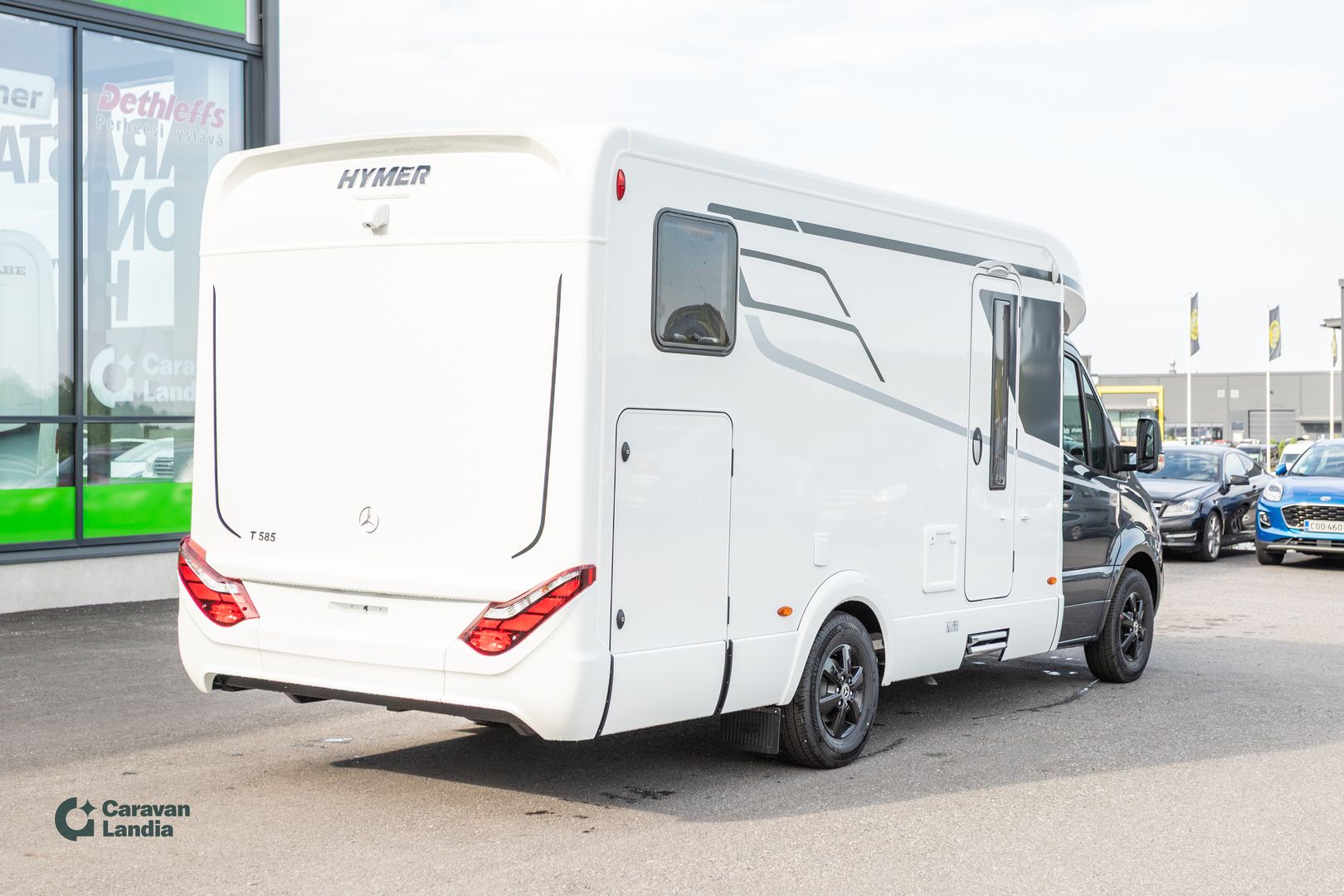 Hymer Tramp S 585 417 CDI 170hv ** ALENSIMME HINTAA 10.000€, HETI TOIMITUKSEEN,TRUMA-DIESEL, HUBBET, ERILLISVUOTEET **, kuva 3