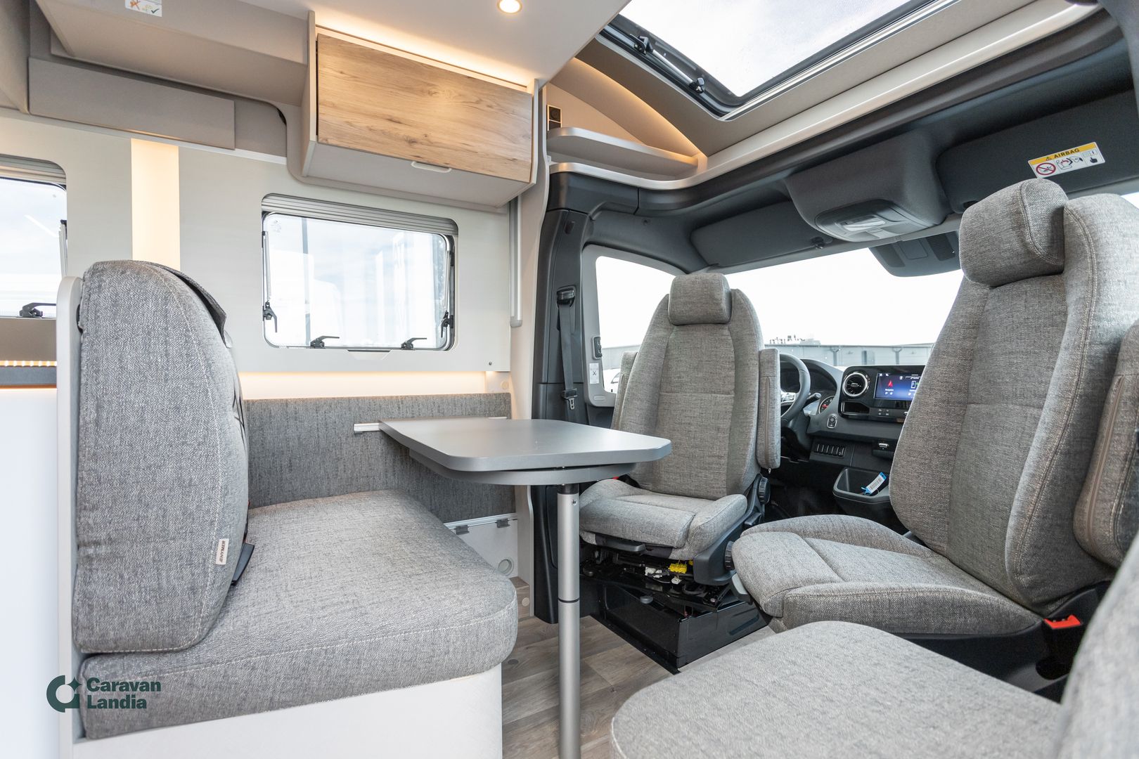 Hymer Tramp S 585 417 CDI 170hv ** ALENSIMME HINTAA 10.000€, HETI TOIMITUKSEEN,TRUMA-DIESEL, HUBBET, ERILLISVUOTEET **, kuva 8