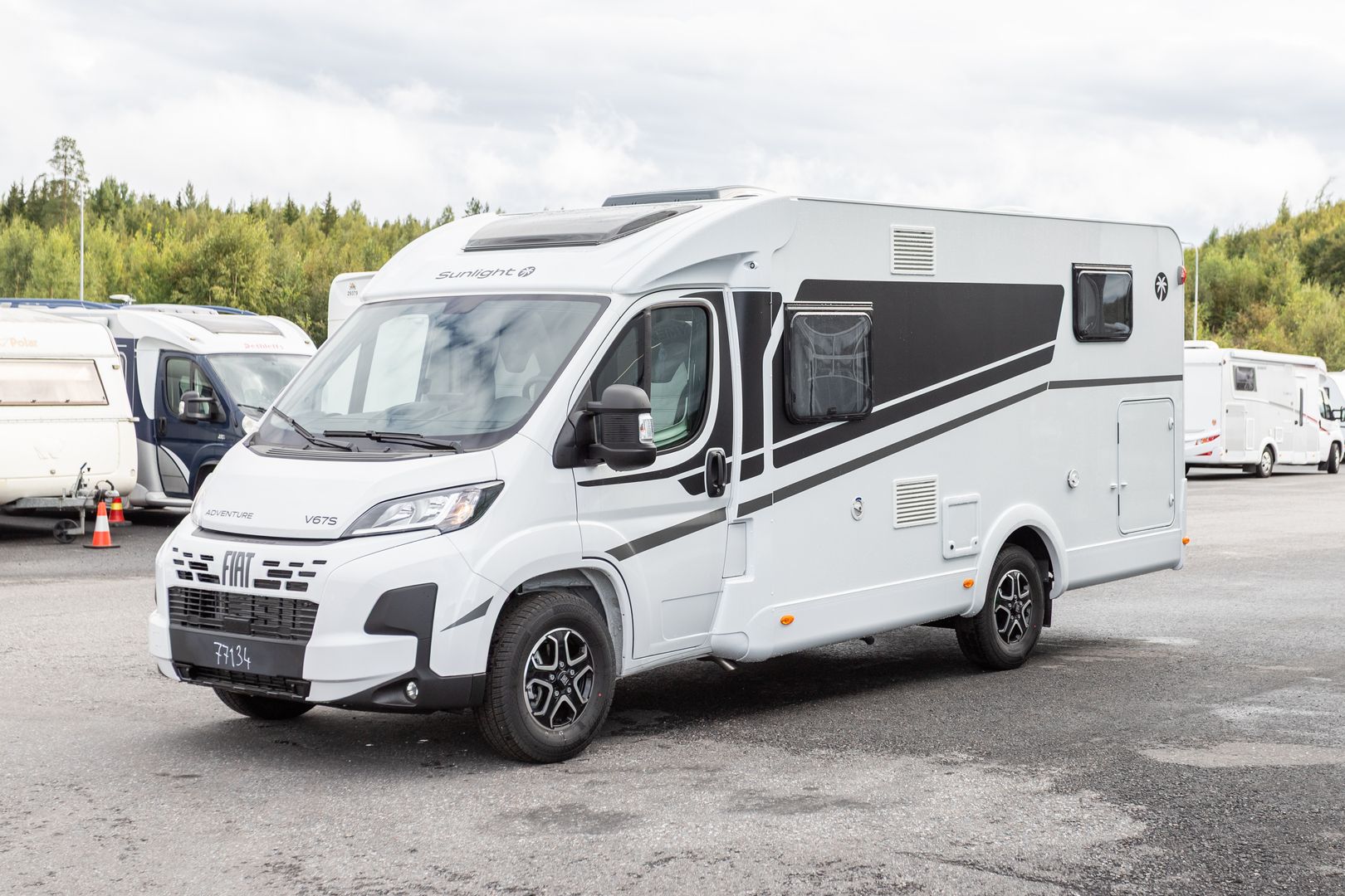 Sunlight V 67 S Adventure Edition 2.2 Mjet 140hv ** HETI TOIMITUKSEEN, ERILLISVUOTEET, TRUMA-SÄHKÖPATRUUNA, HUBBET-YLÄVUODE, AUTOMAATTI **, kuva 5