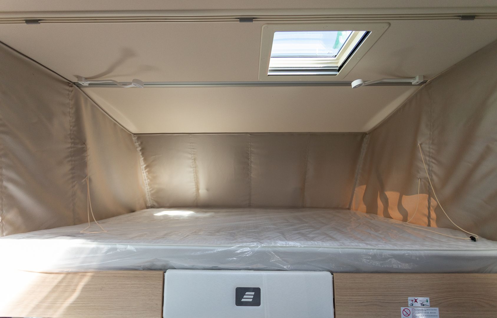 Hymer B-Masterline I 780 Blackline 417 CDI 170hv ** HETI TOIMITUKSEEN, ERILLISVUOTEET, BLACKLINE VARUSTUS, ALDE VARUSTUS **, kuva 25