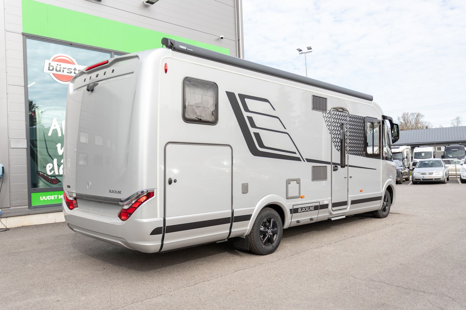 Hymer B-Masterline I 780 Blackline 417 CDI 170hv ** HETI TOIMITUKSEEN, ERILLISVUOTEET, BLACKLINE VARUSTUS, ALDE VARUSTUS **, kuva 2