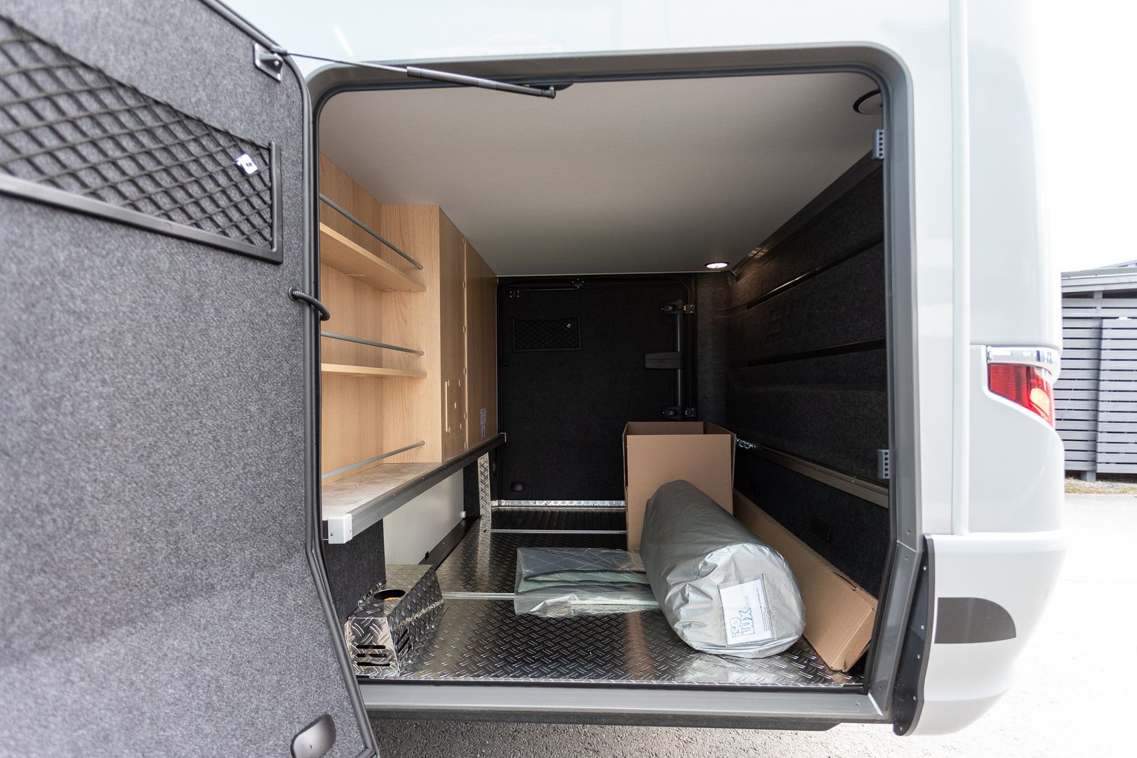 Hymer B-Masterline I 780 Blackline 417 CDI 170hv ** HETI TOIMITUKSEEN, ERILLISVUOTEET, BLACKLINE VARUSTUS, ALDE VARUSTUS **, kuva 31