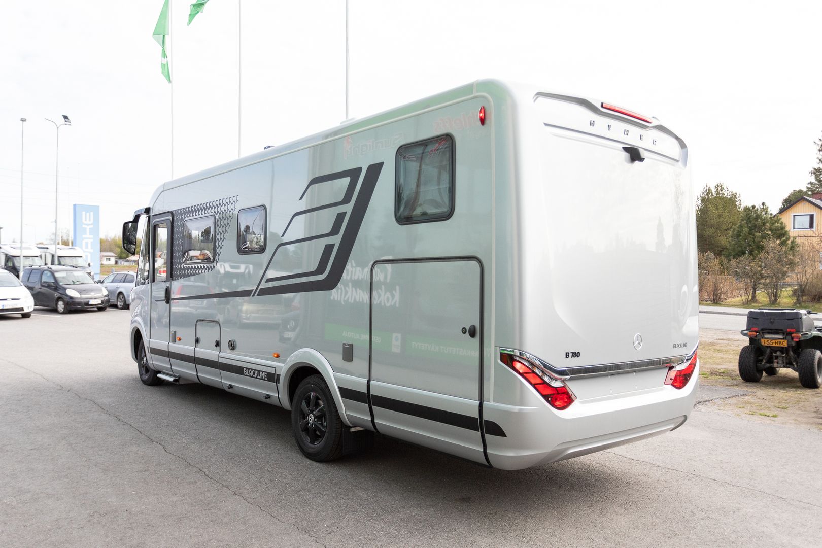 Hymer B-Masterline I 780 Blackline 417 CDI 170hv ** HETI TOIMITUKSEEN, ERILLISVUOTEET, BLACKLINE VARUSTUS, ALDE VARUSTUS **, kuva 3