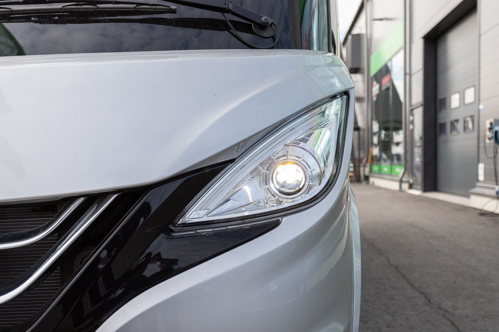 Hymer B-Masterline I 780 Blackline 417 CDI 170hv ** HETI TOIMITUKSEEN, ERILLISVUOTEET, BLACKLINE VARUSTUS, ALDE VARUSTUS **, kuva 5