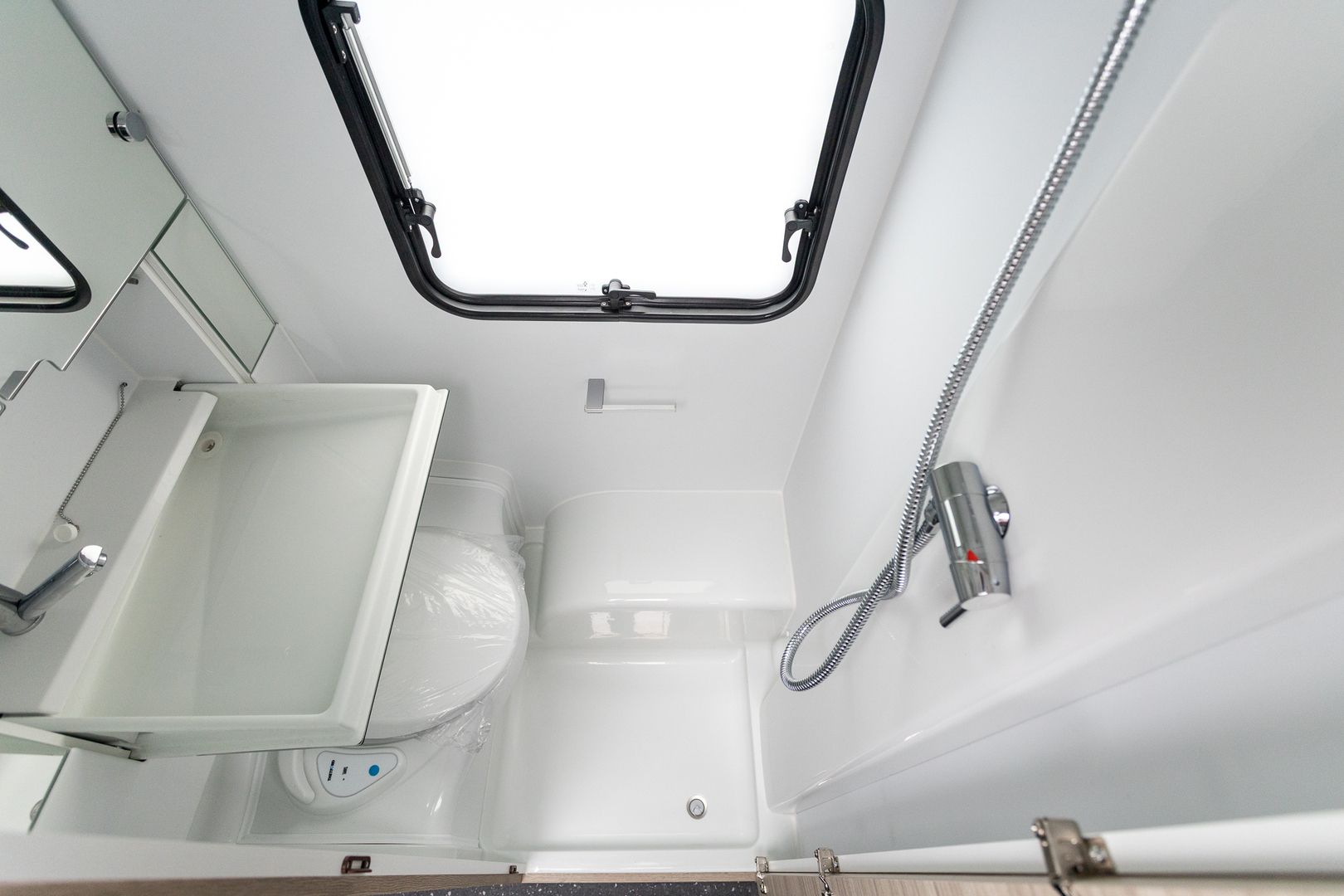 Adria Altea 492 LU ** HETI TOIMITUKSEEN, PLUS-PAKETTI, LATTIALÄMMITYS **, kuva 17