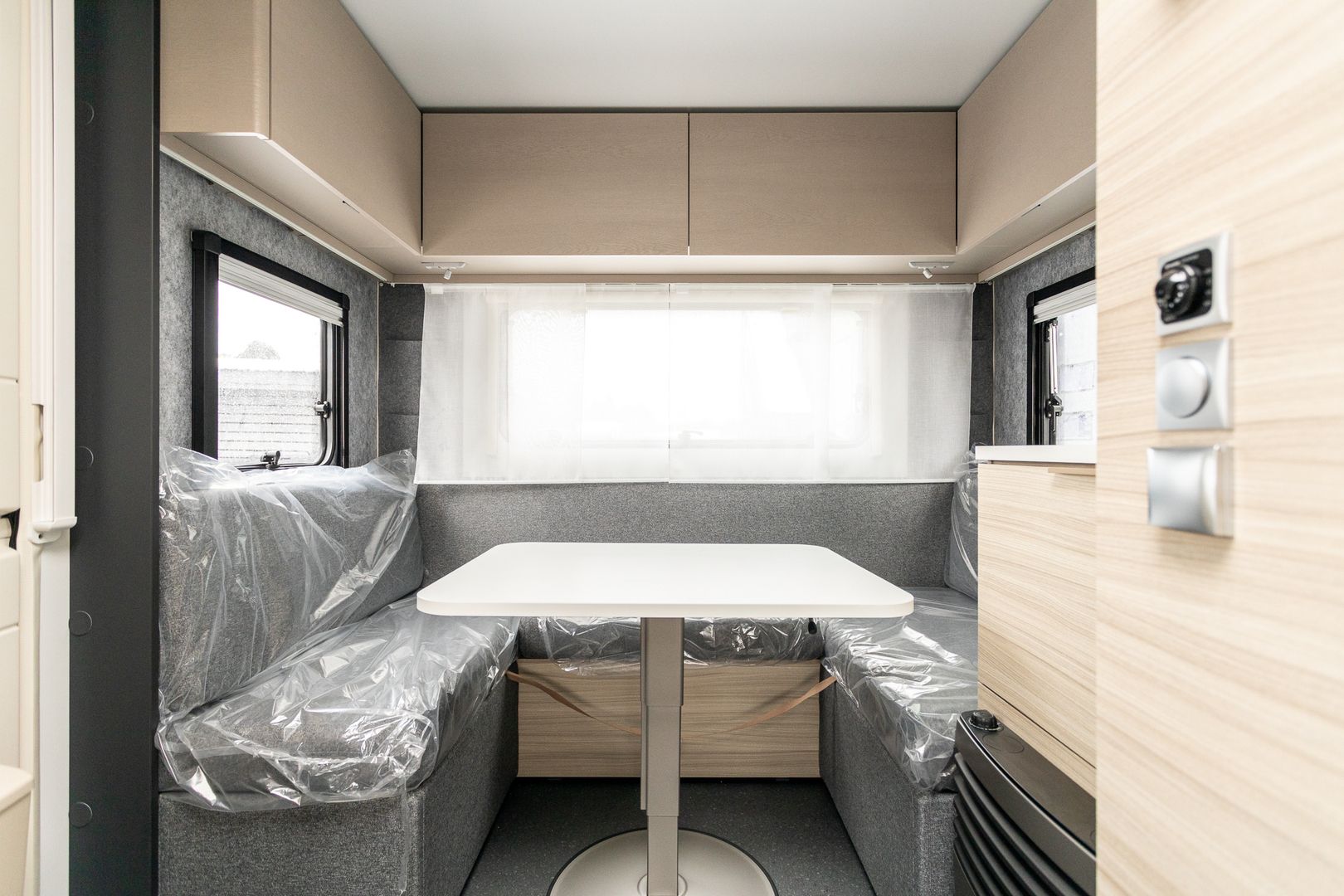 Adria Altea 492 LU ** HETI TOIMITUKSEEN, PLUS-PAKETTI, LATTIALÄMMITYS **, kuva 9