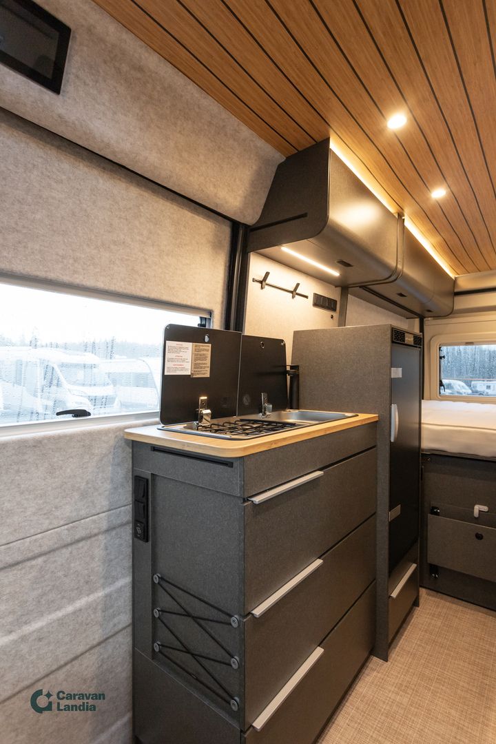 Hymer Redwood Columbia 600 2.2 Mjet 140hv ** HETI TOIMITUKSEEN, NOSTOKATTO, AUTOMAATTI, TRUMA-SÄHKÖPATRUUNA **, kuva 10