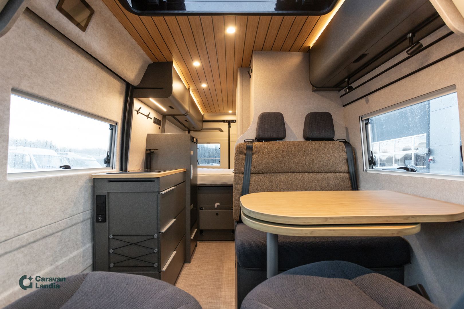 Hymer Redwood Columbia 600 2.2 Mjet 140hv ** HETI TOIMITUKSEEN, NOSTOKATTO, AUTOMAATTI, TRUMA-SÄHKÖPATRUUNA **, kuva 8