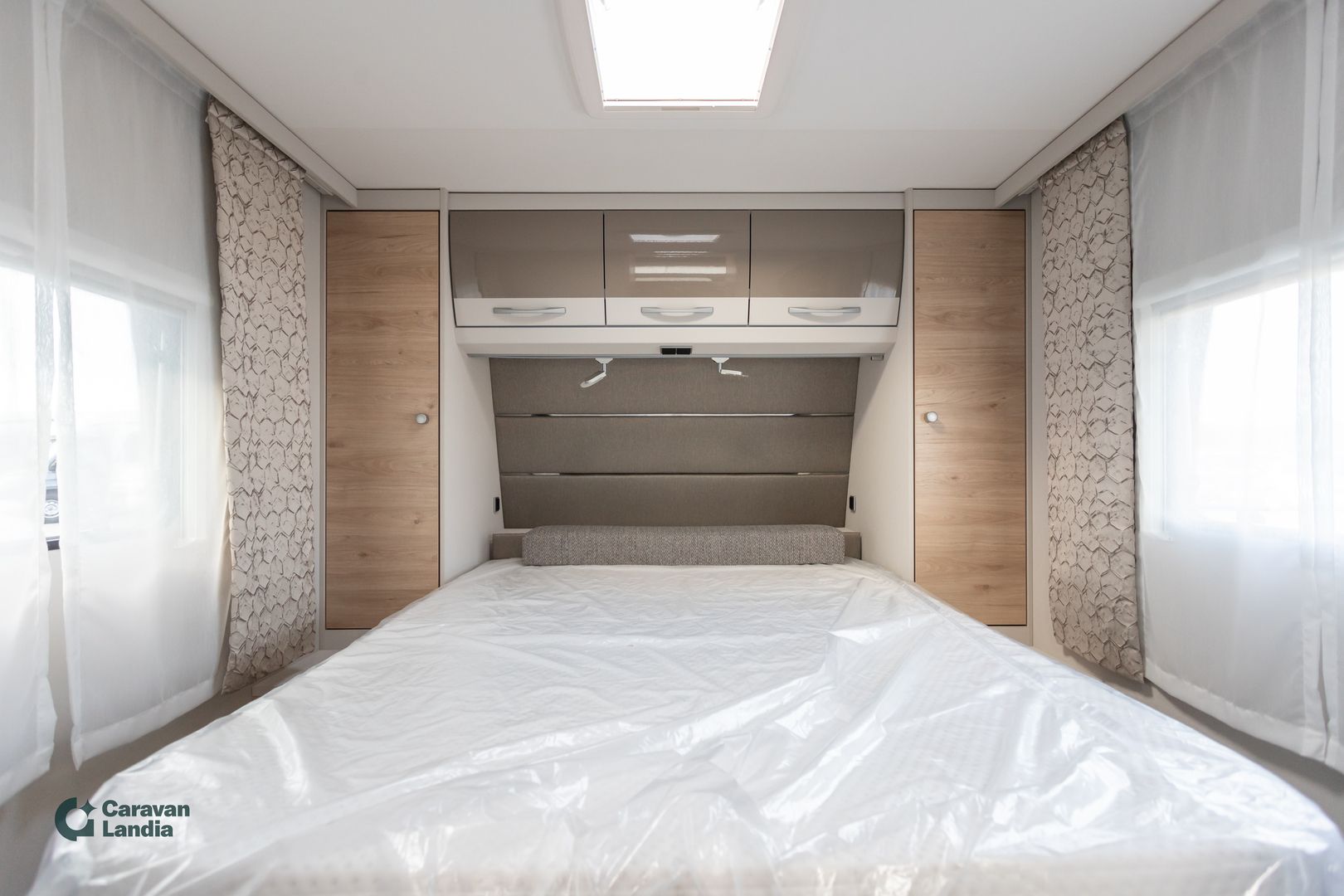 Dethleffs Nomad 760 DR ** HINTAA LASKETTU 5000€, TRUMA-SÄHKÖPATRUUNA, SAAREKEVUODE, ISO-PÖYTÄRYHMÄ **, kuva 14