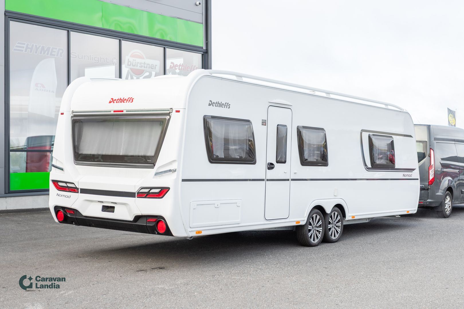 Dethleffs Nomad 760 DR ** HINTAA LASKETTU 5000€, TRUMA-SÄHKÖPATRUUNA, SAAREKEVUODE, ISO-PÖYTÄRYHMÄ **, kuva 2