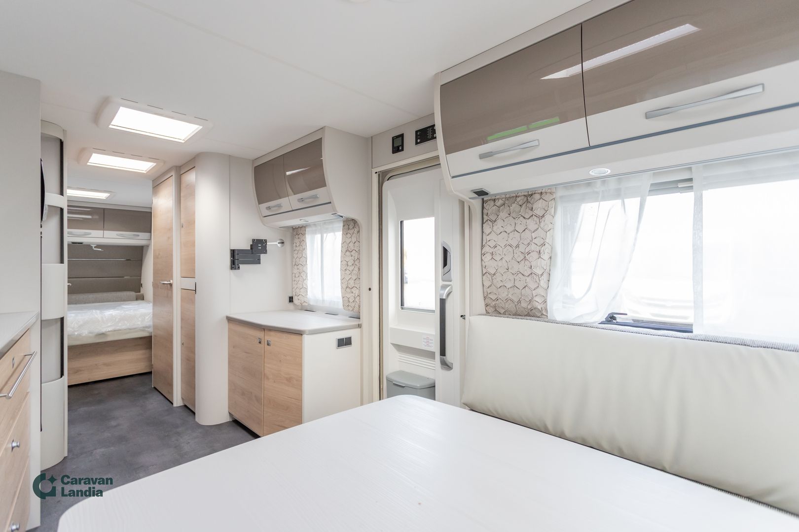 Dethleffs Nomad 760 DR ** HINTAA LASKETTU 5000€, TRUMA-SÄHKÖPATRUUNA, SAAREKEVUODE, ISO-PÖYTÄRYHMÄ **, kuva 7