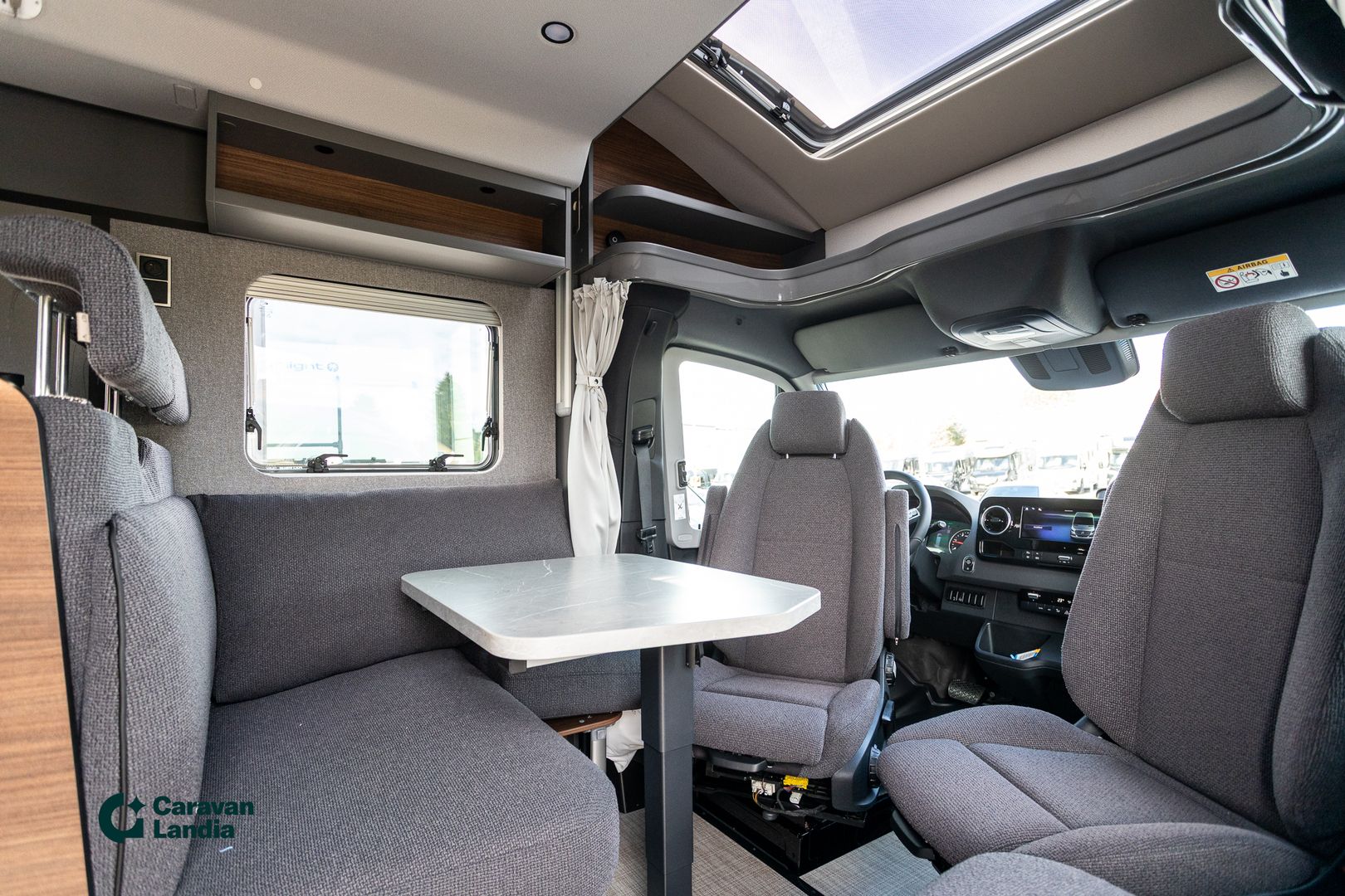 Hymer B-ModernComfort T 680 417 CDI 170 hv ** HETI TOIMITUKSEEN, ALDE-TALVIPAKETTI, ERILLISVUODE, HUBBET-VUODE **, kuva 11