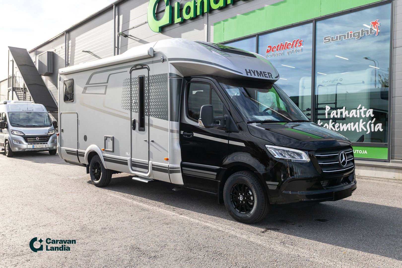 Hymer B-ModernComfort T 680 417 CDI 170 hv ** HETI TOIMITUKSEEN, ALDE-TALVIPAKETTI, ERILLISVUODE, HUBBET-VUODE **, kuva 1