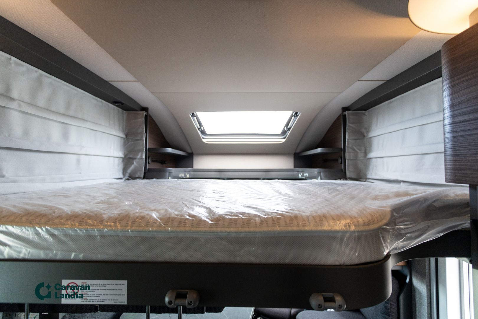 Hymer B-ModernComfort T 680 417 CDI 170 hv ** HETI TOIMITUKSEEN, ALDE-TALVIPAKETTI, ERILLISVUODE, HUBBET-VUODE **, kuva 21