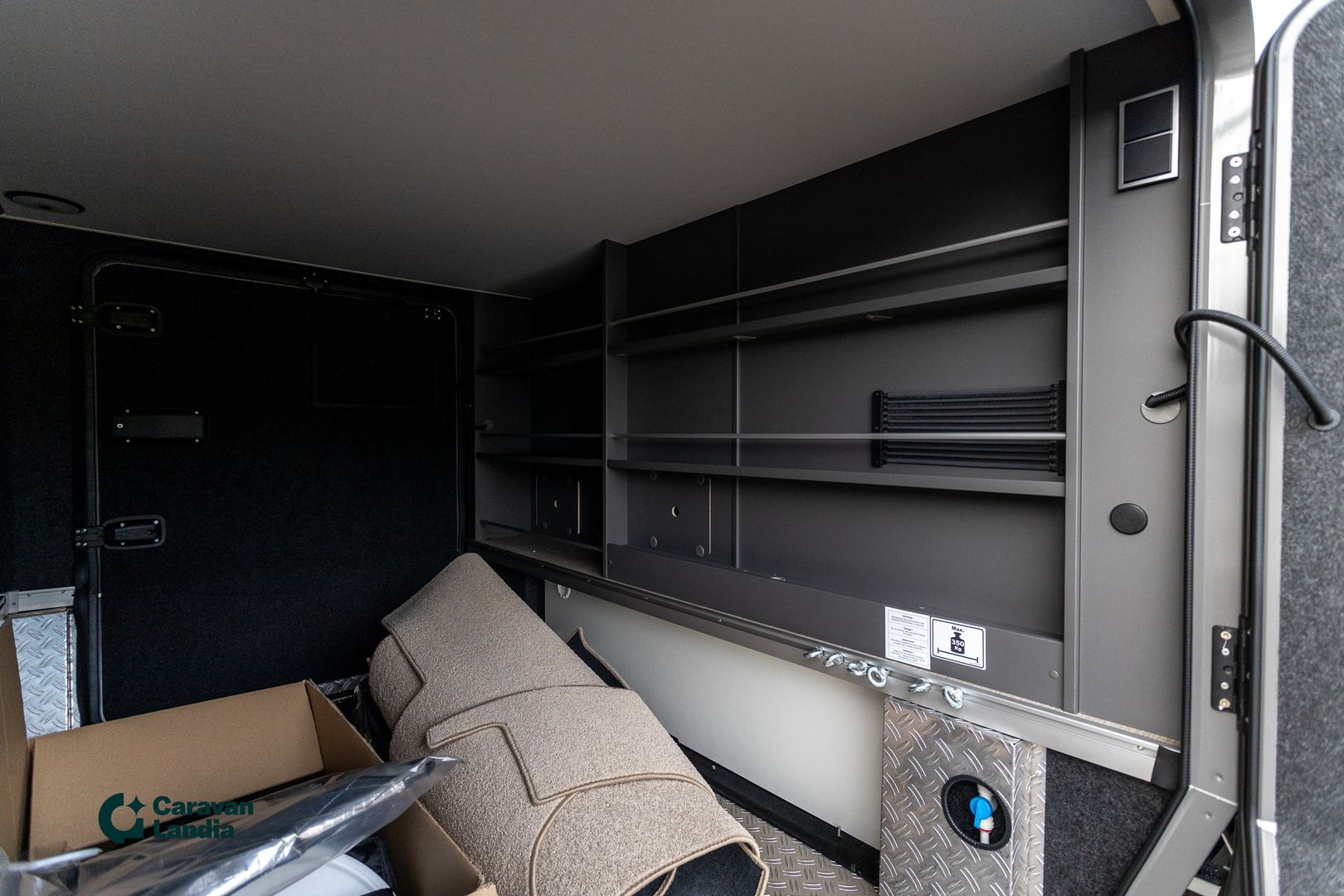 Hymer B-ModernComfort T 680 417 CDI 170 hv ** HETI TOIMITUKSEEN, ALDE-TALVIPAKETTI, ERILLISVUODE, HUBBET-VUODE **, kuva 36