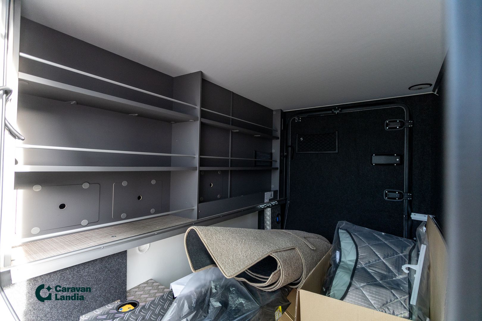 Hymer B-ModernComfort T 680 417 CDI 170 hv ** HETI TOIMITUKSEEN, ALDE-TALVIPAKETTI, ERILLISVUODE, HUBBET-VUODE **, kuva 37