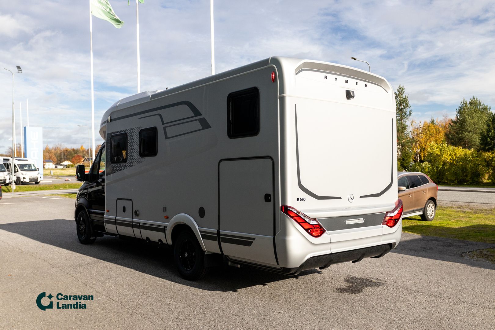 Hymer B-ModernComfort T 680 417 CDI 170 hv ** HETI TOIMITUKSEEN, ALDE-TALVIPAKETTI, ERILLISVUODE, HUBBET-VUODE **, kuva 4