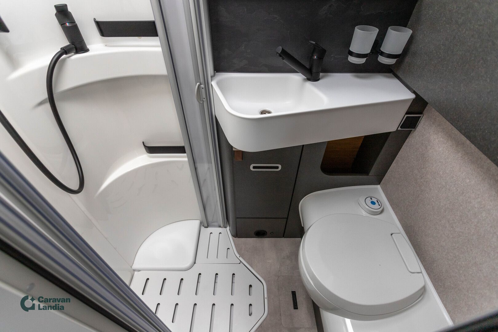 Hymer ML-T 580 419 CDI 190hv ** HETI TOIMTUKSEEN, AUTOMAATTI, ERILLISVUOTEET, NELIVETO **, kuva 21