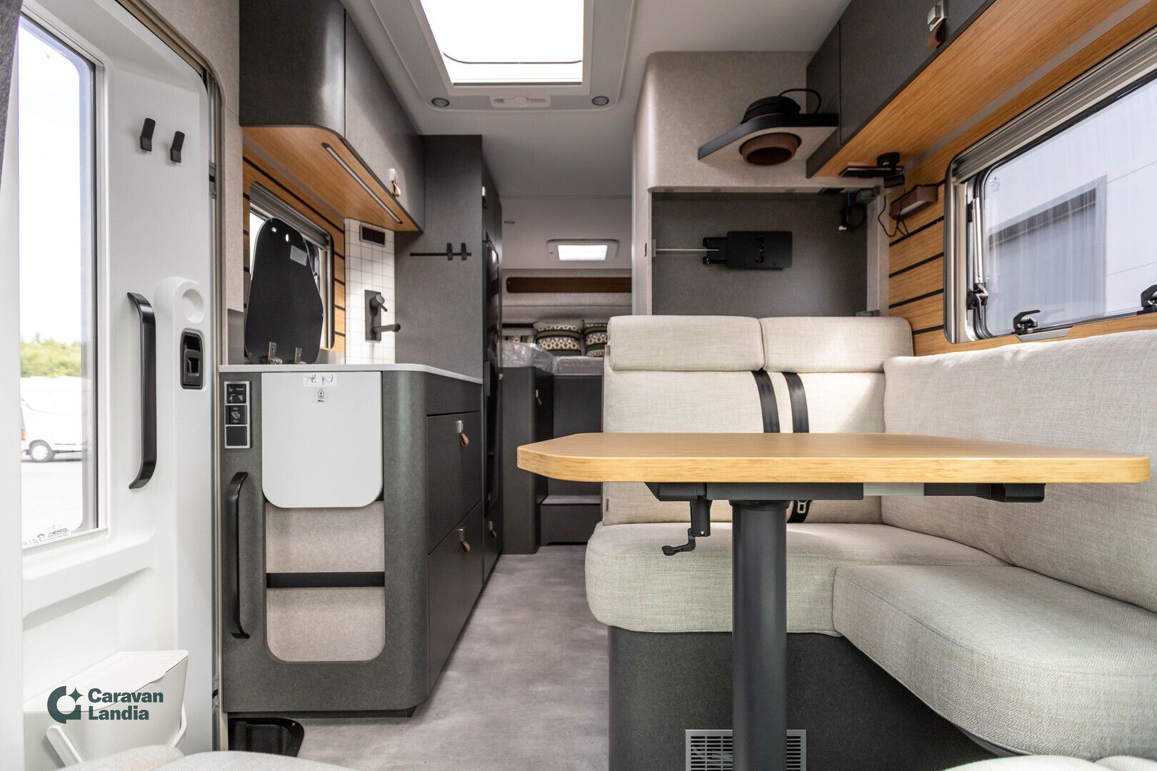 Hymer ML-T 580 419 CDI 190hv ** HETI TOIMTUKSEEN, AUTOMAATTI, ERILLISVUOTEET, NELIVETO **, kuva 8