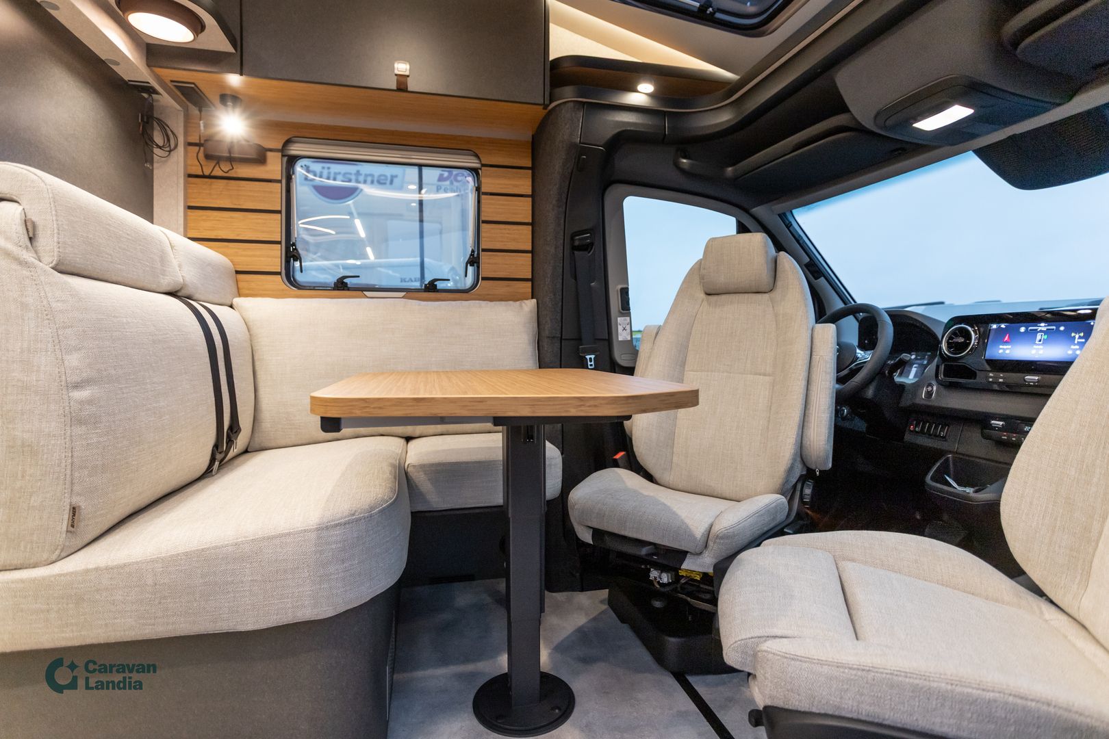 Hymer ML-T 570 Cross Over 419 CDI 190 hv **HETI TOIMITUKSEEN, ERILLISVUOTEET, NELIVETO**, kuva 9