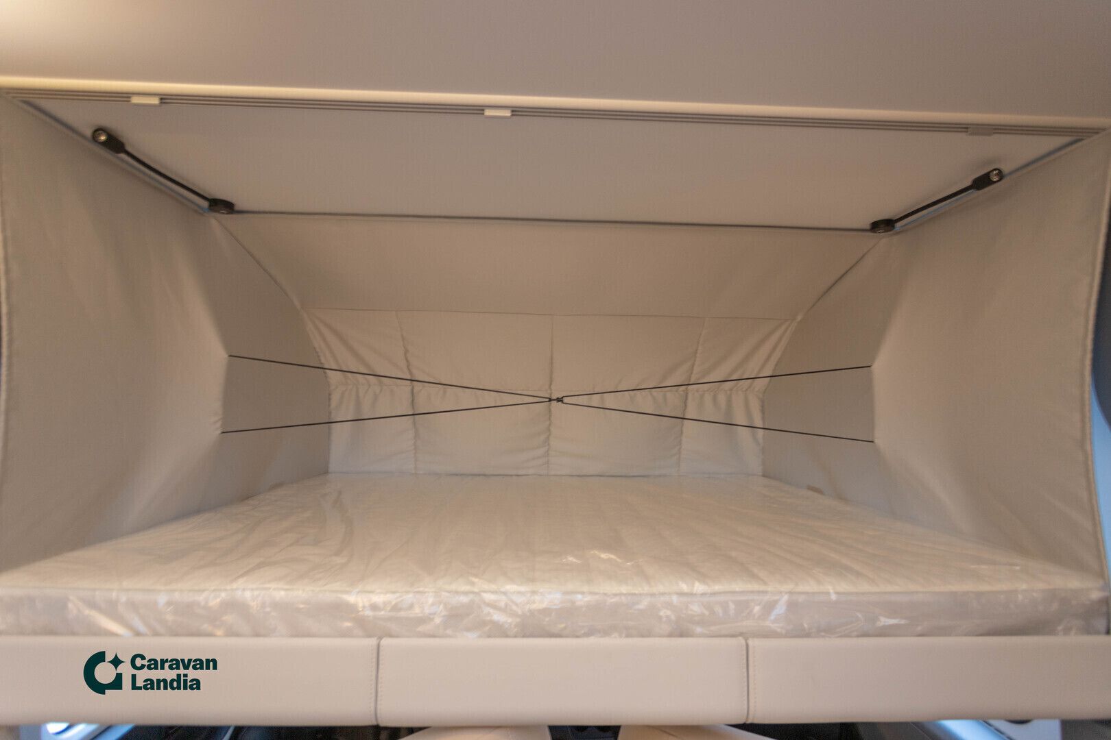 Hymer B-ModernComfort I 600 417 CDI 170hv ** ERILLISVUOTEET, TRUMA-DIESEL, HUBBET **, kuva 23