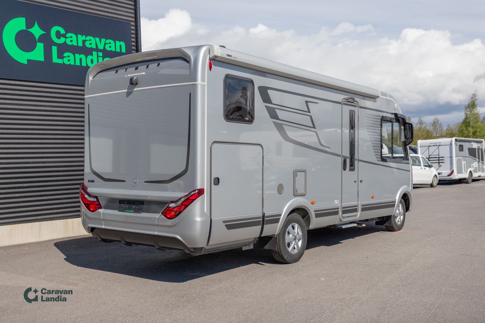 Hymer B-ModernComfort I 600 417 CDI 170hv ** ERILLISVUOTEET, TRUMA-DIESEL, HUBBET **, kuva 3