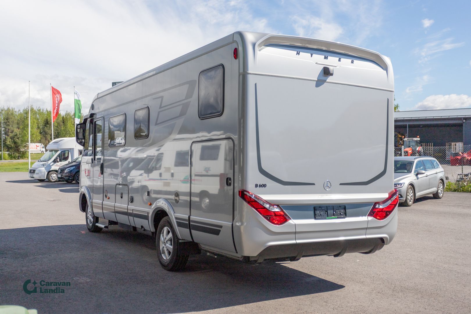 Hymer B-ModernComfort I 600 417 CDI 170hv ** ERILLISVUOTEET, TRUMA-DIESEL, HUBBET **, kuva 4