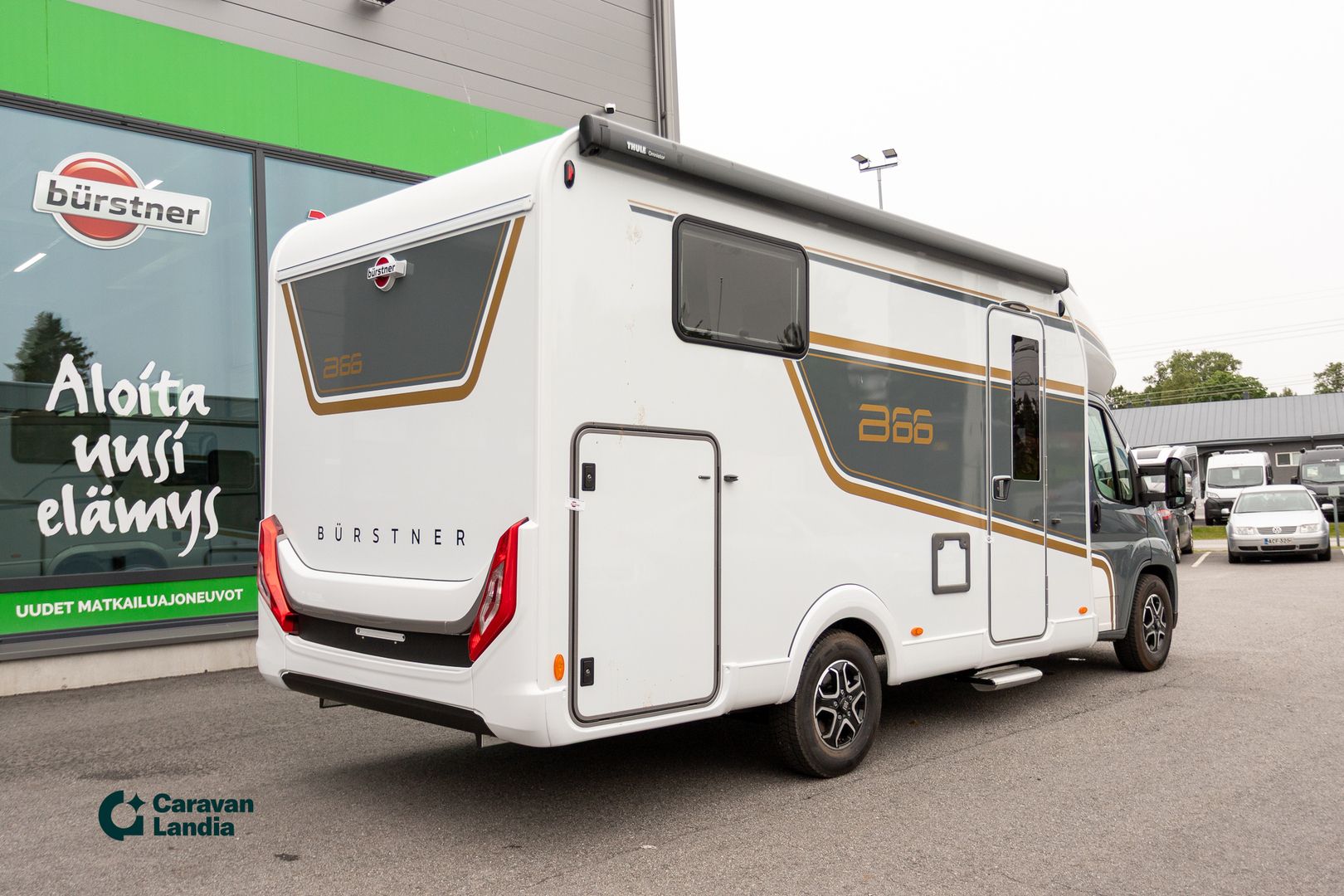 Burstner B66 Lyseo TD 690 G 2.2 MJET 140 hv ** AUTOMAATTI, HUIPPU-UUTUUS, ERILLISVUOTEET, HUBBET **, kuva 3