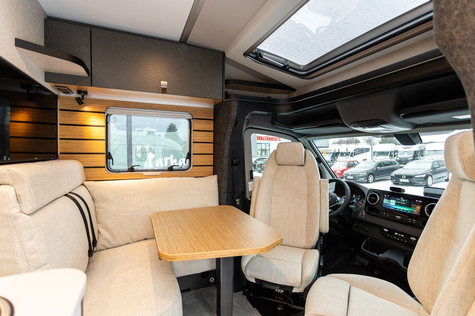 Hymer ML-T 570 Xperience 417 CDI 170 hv ** JUURI SAAPUNUT, HUIPPUVARUSTELU, ERILLISVUOTEET, TRUMA-DIESEL, TALVIPAKETTI **, kuva 10