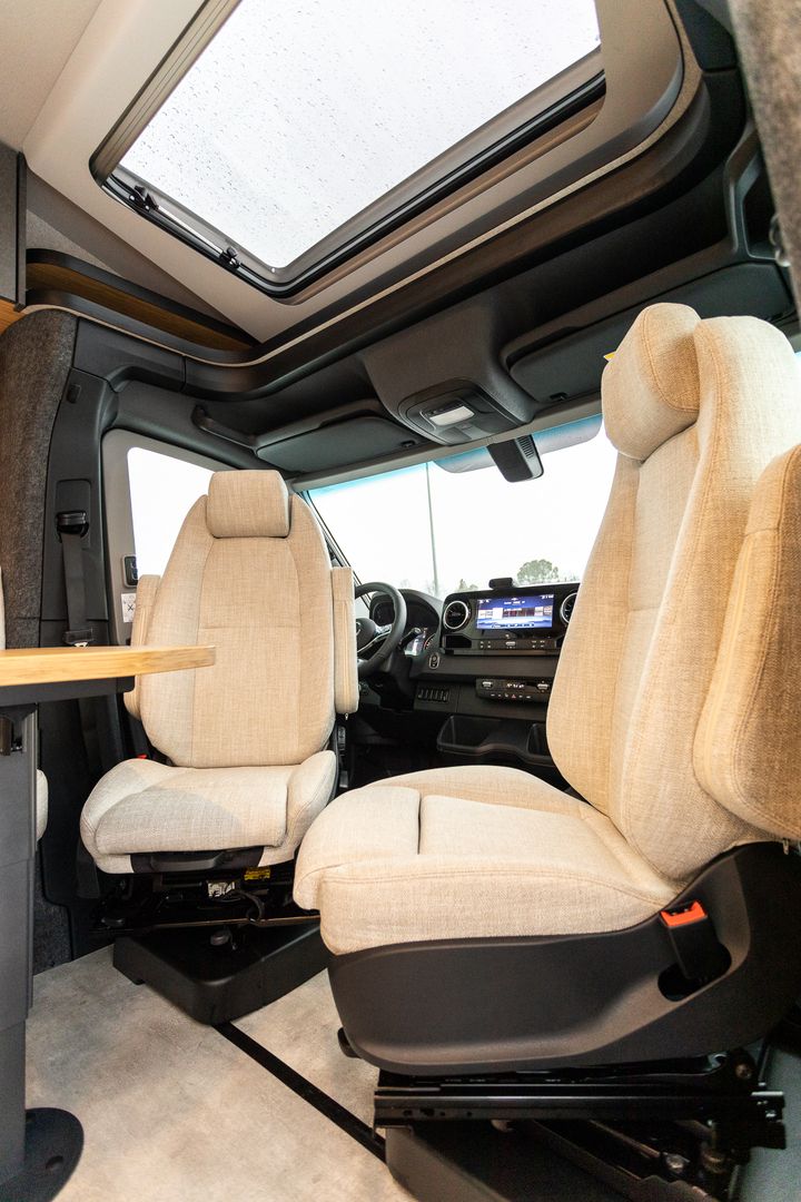 Hymer ML-T 570 Xperience 417 CDI 170 hv ** JUURI SAAPUNUT, HUIPPUVARUSTELU, ERILLISVUOTEET, TRUMA-DIESEL, TALVIPAKETTI **, kuva 11