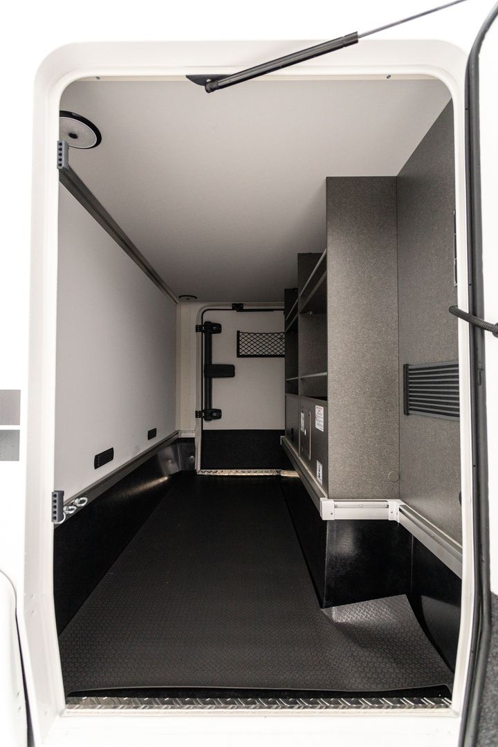 Hymer ML-T 570 Xperience 417 CDI 170 hv ** JUURI SAAPUNUT, HUIPPUVARUSTELU, ERILLISVUOTEET, TRUMA-DIESEL, TALVIPAKETTI **, kuva 36