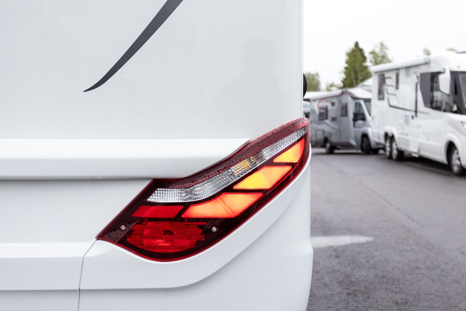 Hymer ML-T 570 Xperience 417 CDI 170 hv ** JUURI SAAPUNUT, HUIPPUVARUSTELU, ERILLISVUOTEET, TRUMA-DIESEL, TALVIPAKETTI **, kuva 37