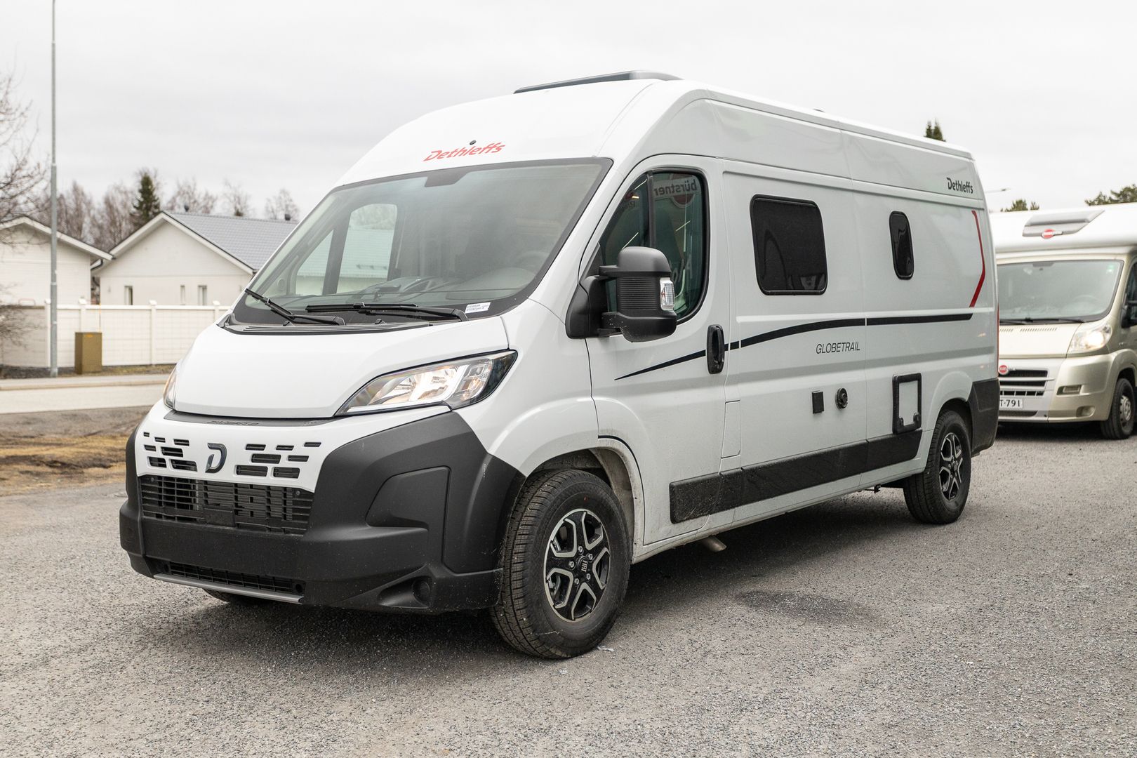 Dethleffs Globetrail Active 600 DS 2.2 Mjet 140 hv ** HETI TOIMITUKSEEN, AUTOMAATTI, TRUMA SÄHKÖPATRUUNA**, kuva 5