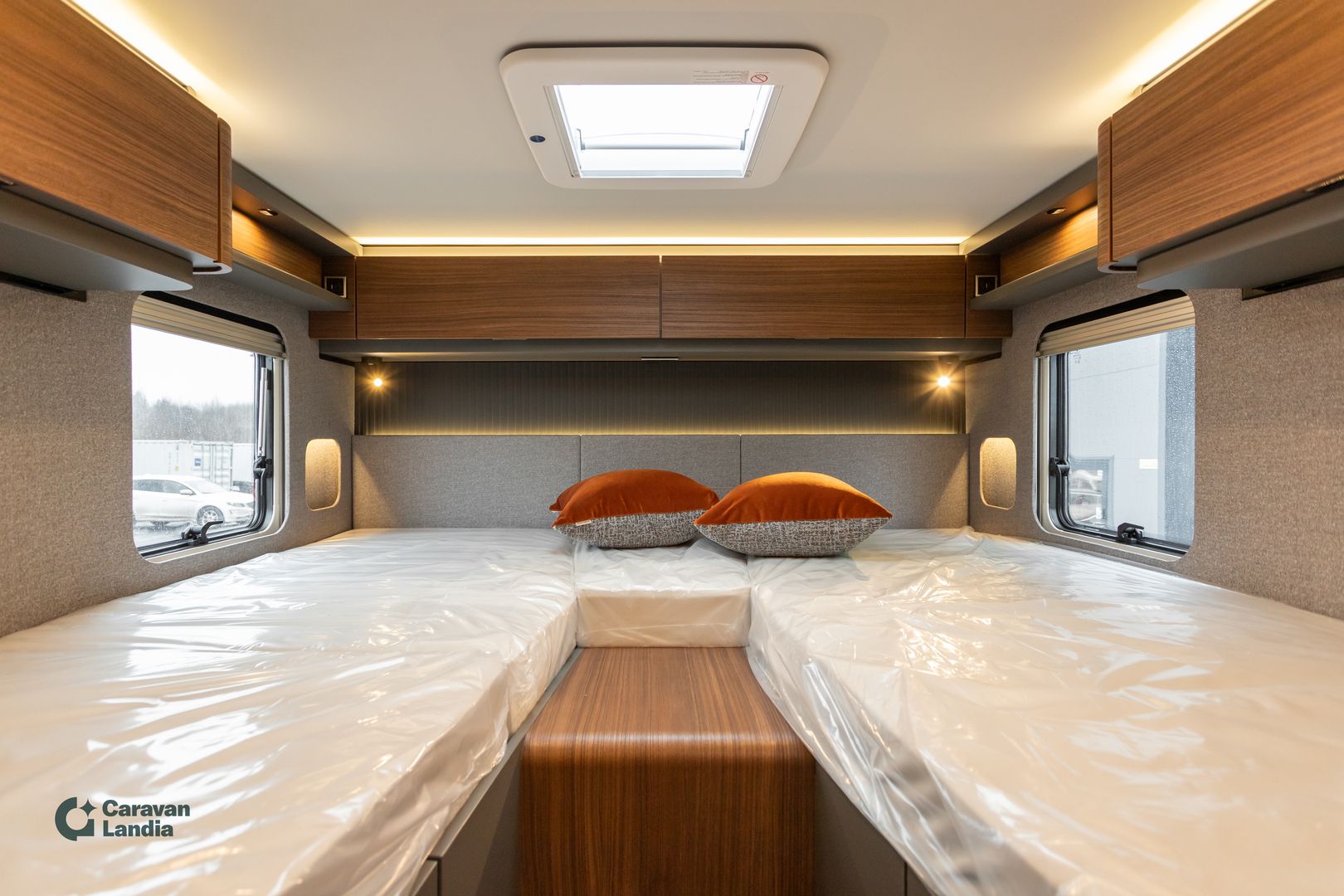 Hymer B-ModernComfort I 680 417 CDI 170hv ** HETI TOIMITUKSEEN, ERILLISVUOTEET, HUBBET, TRUMA, NAHKASISUSTA **, kuva 17