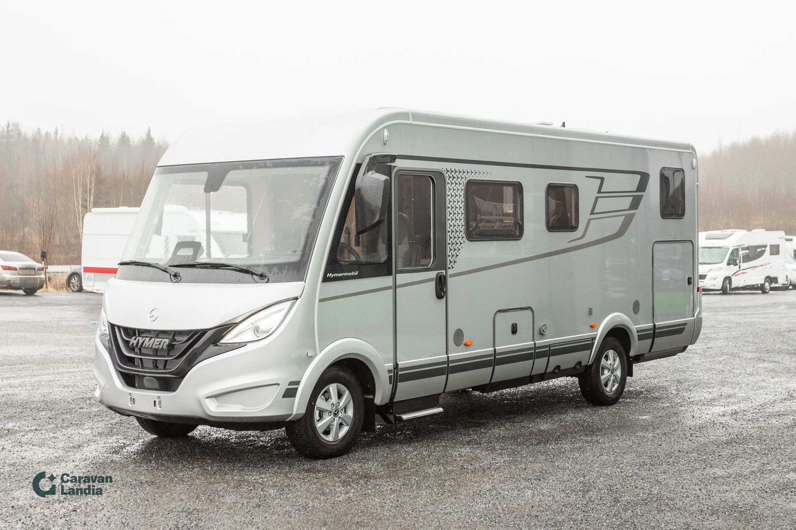 Hymer B-ModernComfort I 680 417 CDI 170hv ** HETI TOIMITUKSEEN, ERILLISVUOTEET, HUBBET, TRUMA, NAHKASISUSTA **, kuva 5
