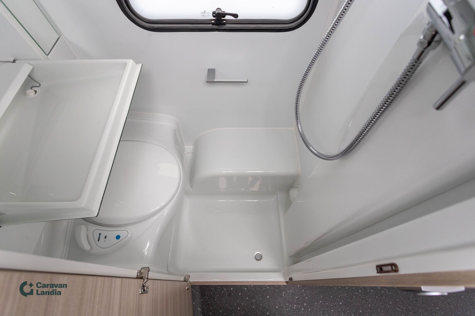 Adria Altea 502 UL 60Y Edition ** HETI TOIMITUKSEEN, HUIPPUTYYLIKÄS, LATTIALÄMMITYS, ERILLISVUOTEET **, kuva 17