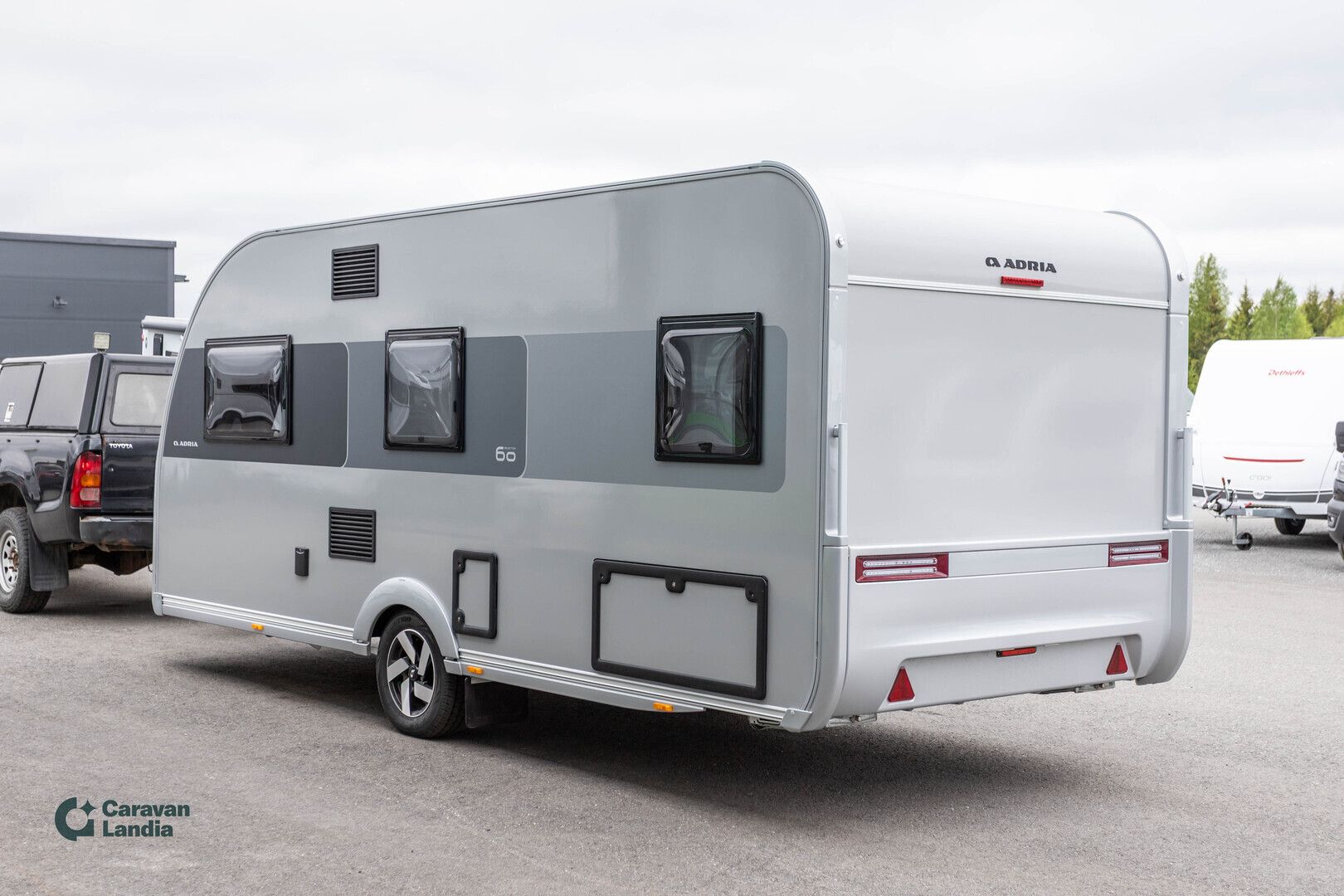 Adria Altea 502 UL 60Y Edition ** HETI TOIMITUKSEEN, HUIPPUTYYLIKÄS, LATTIALÄMMITYS, ERILLISVUOTEET **, kuva 4