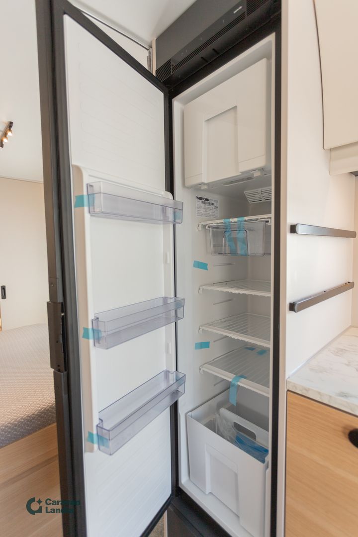 Adria Adora 613 UT ** HETI TOIMITUKSEEN, PLUSPAKETTI, ALDE, LATTIALÄMMITYS **, kuva 12