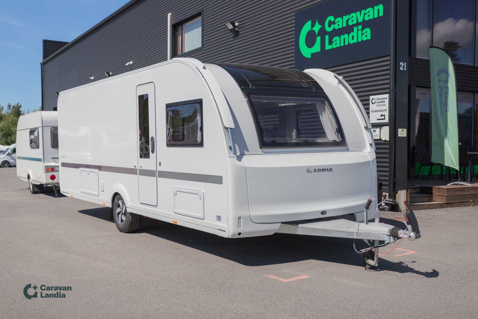 Adria Adora 613 UT ** HETI TOIMITUKSEEN, PLUSPAKETTI, ALDE, LATTIALÄMMITYS **, kuva 1
