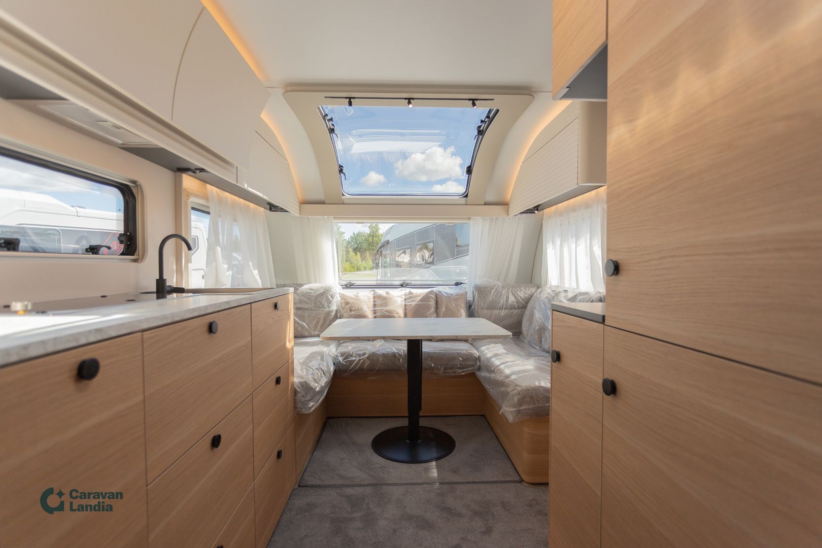 Adria Adora 613 UT ** HETI TOIMITUKSEEN, PLUSPAKETTI, ALDE, LATTIALÄMMITYS **, kuva 6