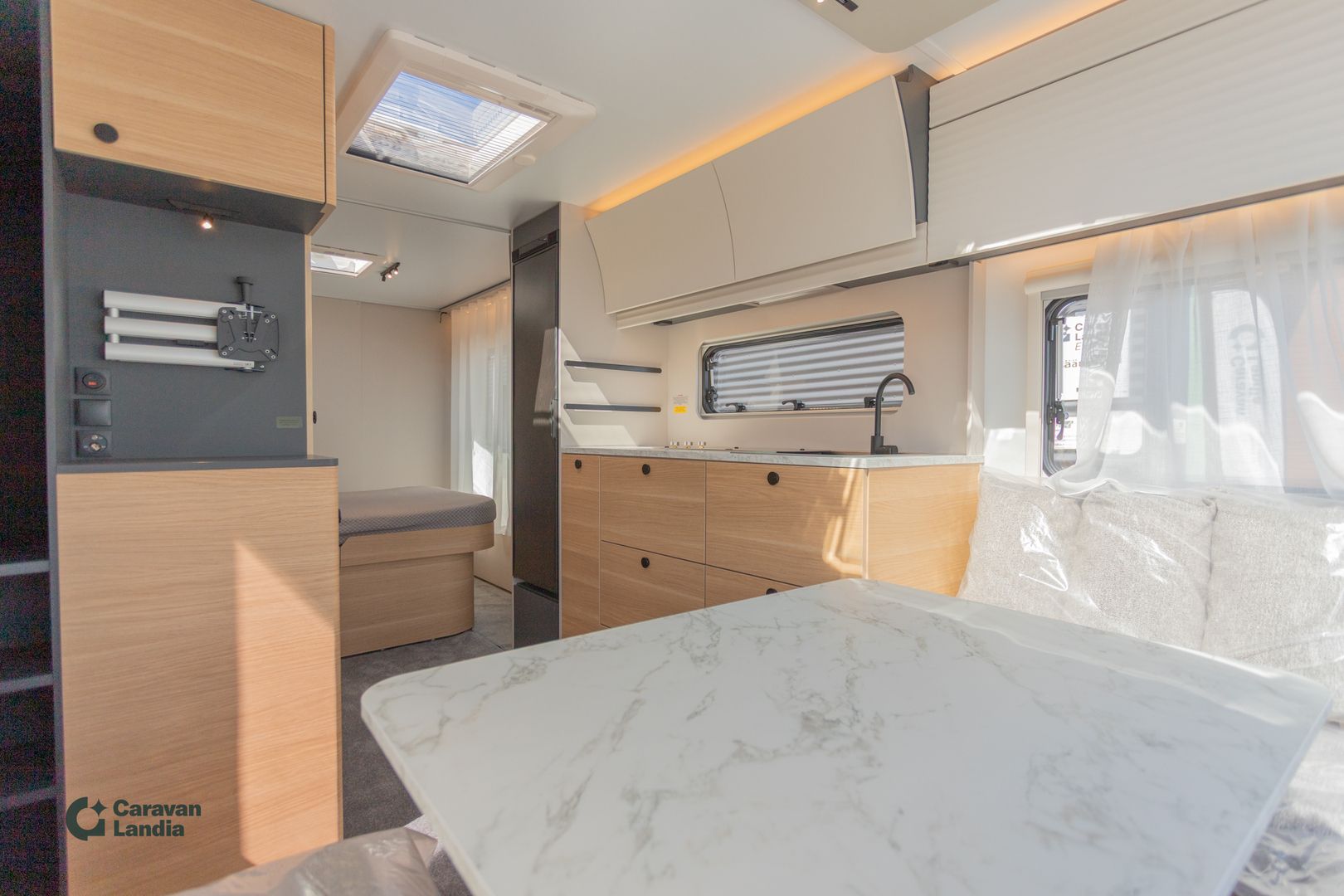 Adria Adora 613 UT ** HETI TOIMITUKSEEN, PLUSPAKETTI, ALDE, LATTIALÄMMITYS **, kuva 9