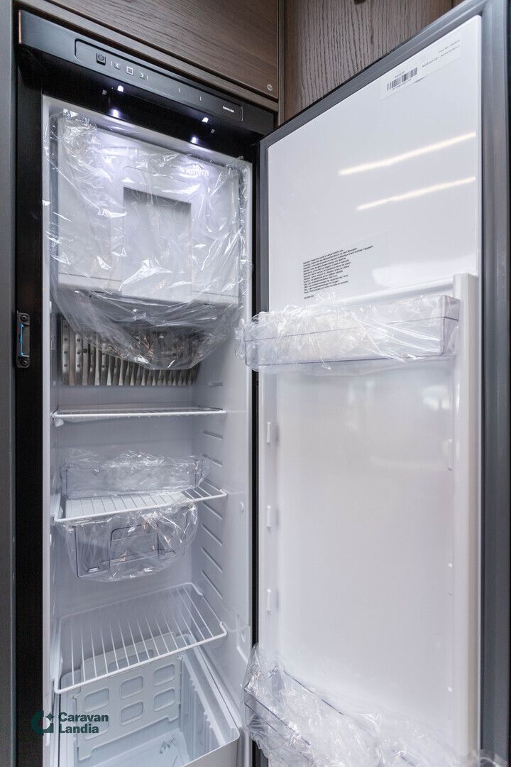 Adria Matrix Supreme 670 SC C-edition 2.2 Mjet 140hv ** HETI TOIMITUKSEEN, C-EDITION ERIKOISMALLI, AUTOMAATTI, ALDE **, kuva 16