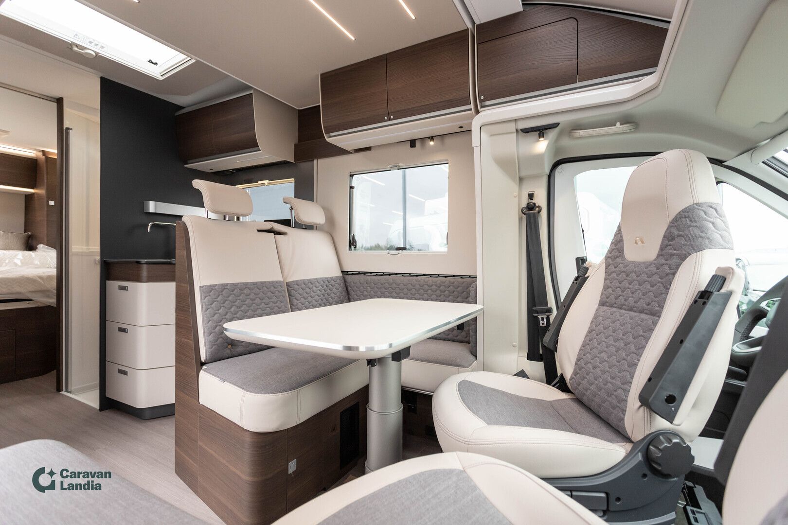 Adria Matrix Supreme 670 SC C-edition 2.2 Mjet 140hv ** HETI TOIMITUKSEEN, C-EDITION ERIKOISMALLI, AUTOMAATTI, ALDE **, kuva 9
