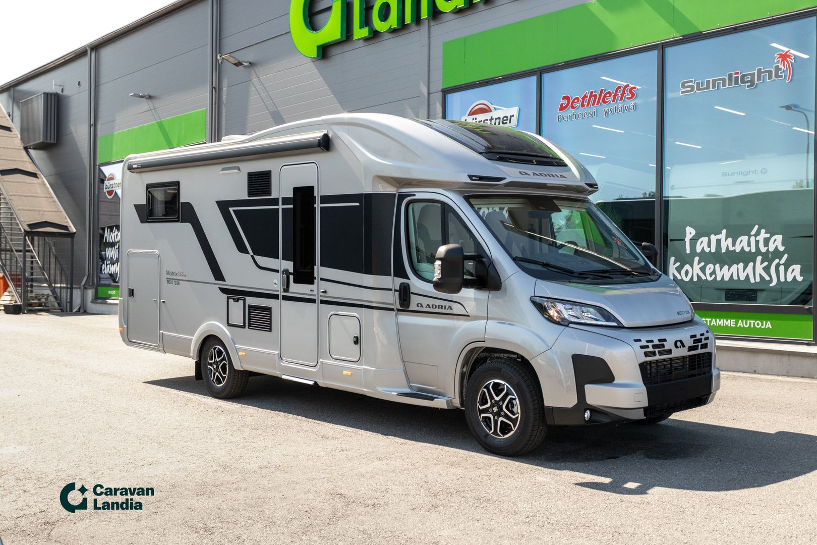 Adria Matrix Supreme 670 SC C-edition 2.2 Mjet 140 hv ** TULOSSA PIAN, C-EDITION ERIKOISMALLI, AUTOMAATTI, ALDE **, kuva 1